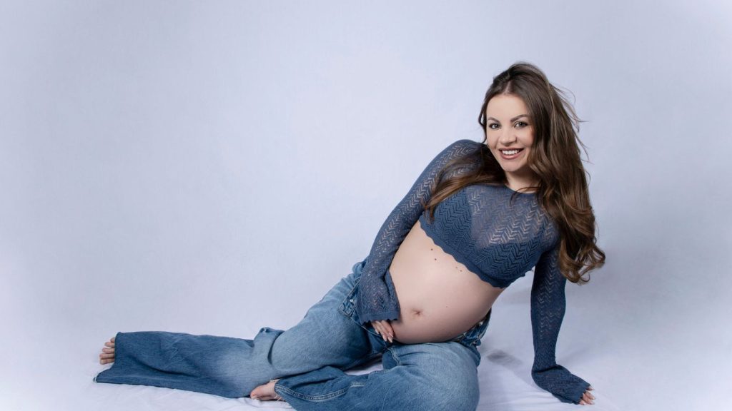 woman exercising postpartum belly
